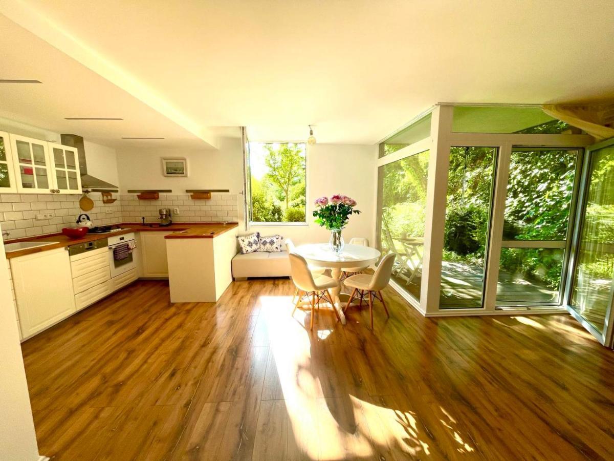 70M2 Romantic Living In The Old Town With Garden Bratislava Ngoại thất bức ảnh
