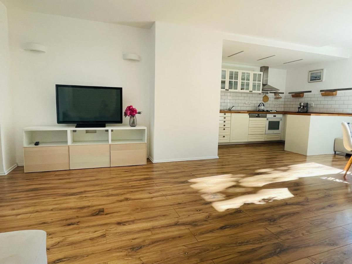 70M2 Romantic Living In The Old Town With Garden Bratislava Ngoại thất bức ảnh