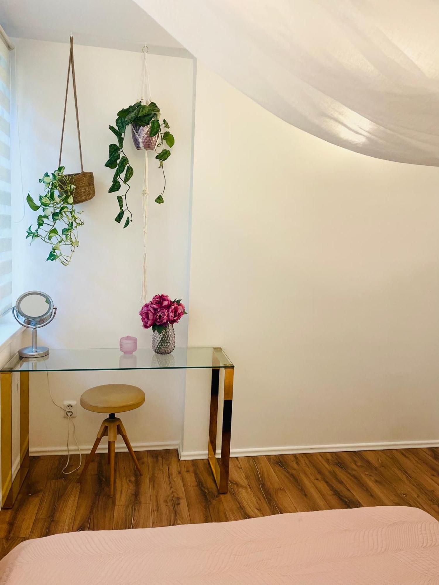 70M2 Romantic Living In The Old Town With Garden Bratislava Ngoại thất bức ảnh